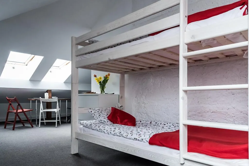 Hostel Ll20